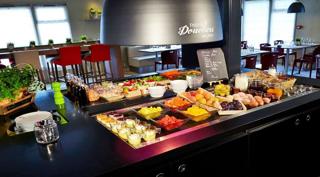 Hotel Campanile Valenciennes - Petite Forêt Restaurante foto